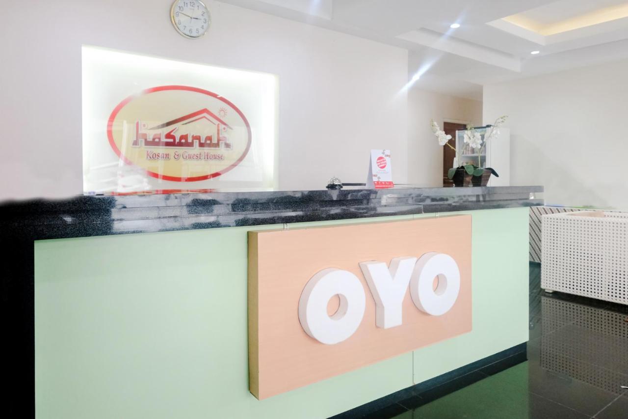 Oyo 696 Hasanah Guest House Syariah De Saphire Malang Exteriör bild